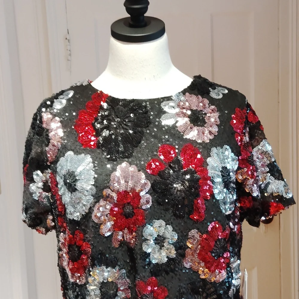 Premier Amour Floral Patterned Sequinned Blouse.